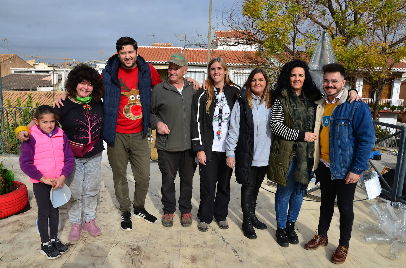 El Aula Ambiental del Ayuntamiento de Huétor Vega organiza un taller de decoraciones navideñas con materiales reciclados.