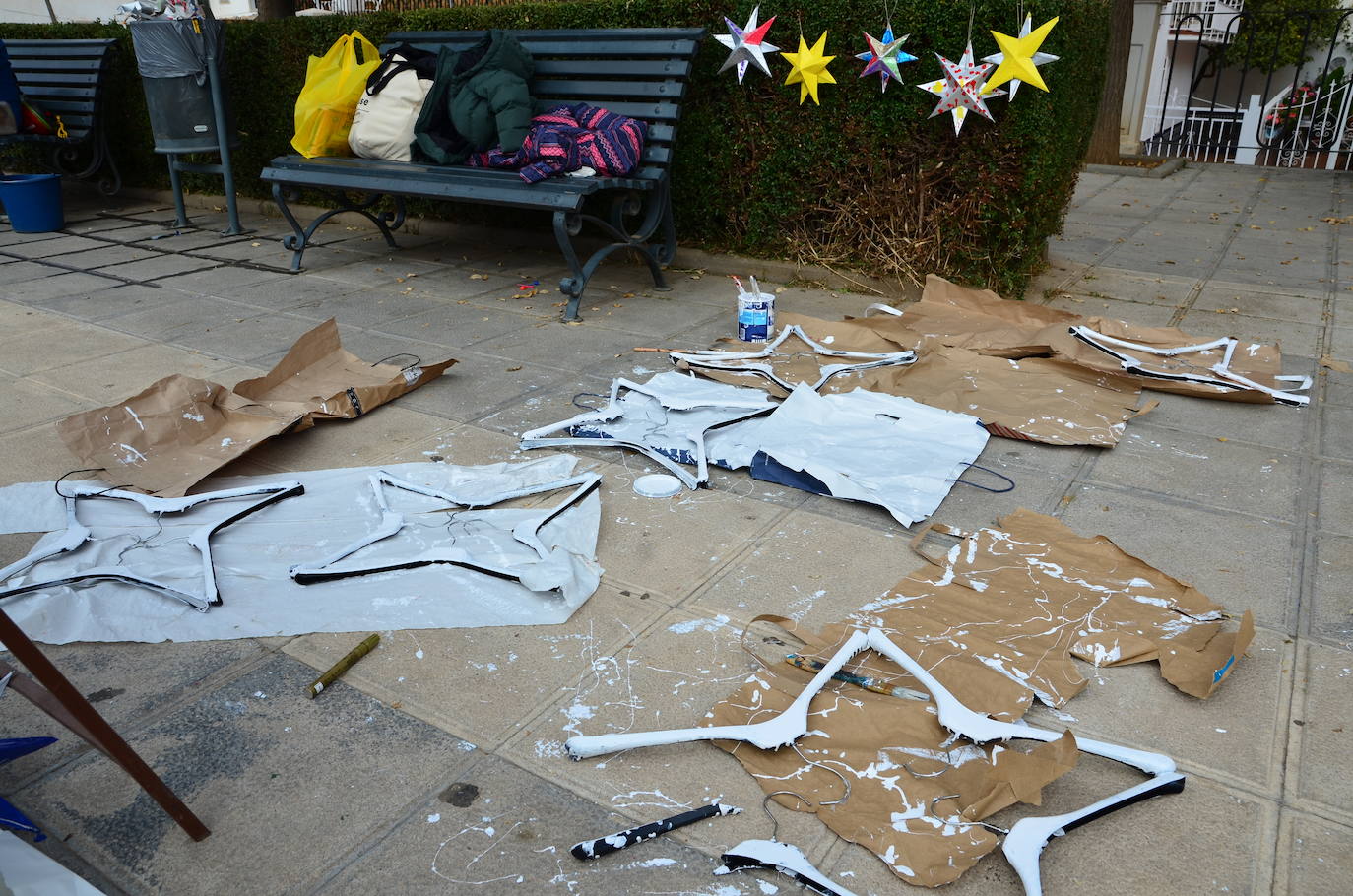 El Aula Ambiental del Ayuntamiento de Huétor Vega organiza un taller de decoraciones navideñas con materiales reciclados.