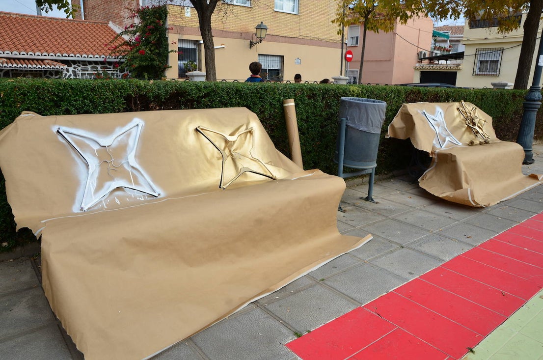 El Aula Ambiental del Ayuntamiento de Huétor Vega organiza un taller de decoraciones navideñas con materiales reciclados.