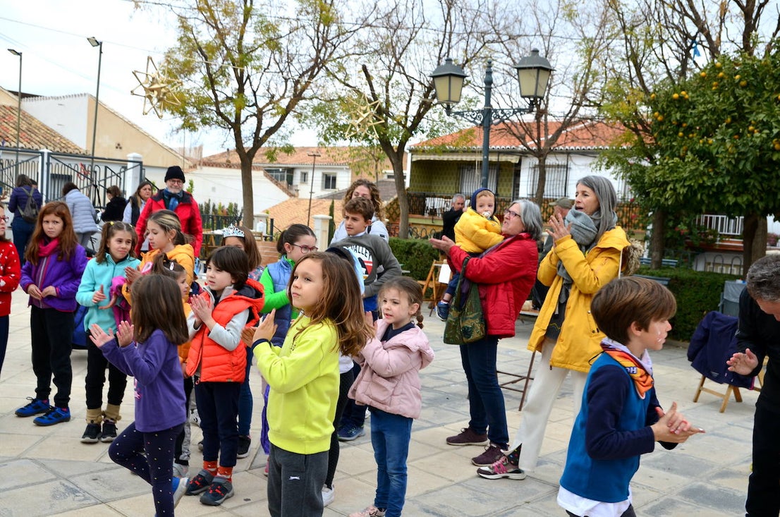 El Aula Ambiental del Ayuntamiento de Huétor Vega organiza un taller de decoraciones navideñas con materiales reciclados.