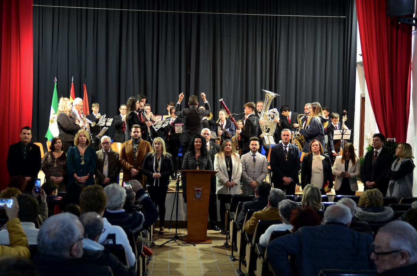 Actuación de la Banda de Música de Huétor Vega por el Día de la Constitución.