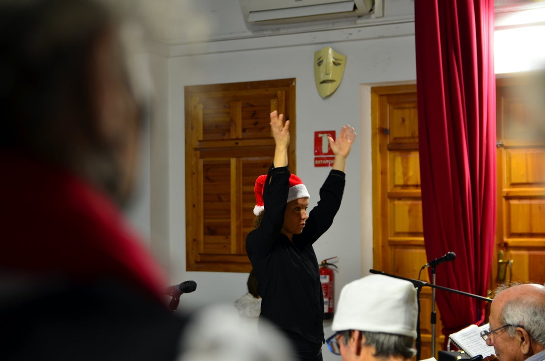 El tradicional Certamen de Villancicos organizado por la Rondalla San Roque en Huétor Vega.