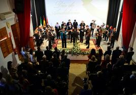 Actuación de la Banda de Música de Huétor Vega el Día de Andalucía, el año pasado.