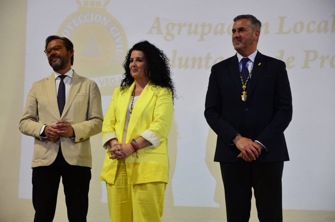 Protección Civil recibe la Medalla de Oro de Huétor Vega