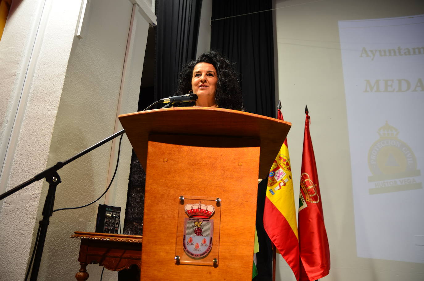 Protección Civil recibe la Medalla de Oro de Huétor Vega