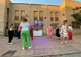 Sesión de baile para mayores en Huétor Vega.