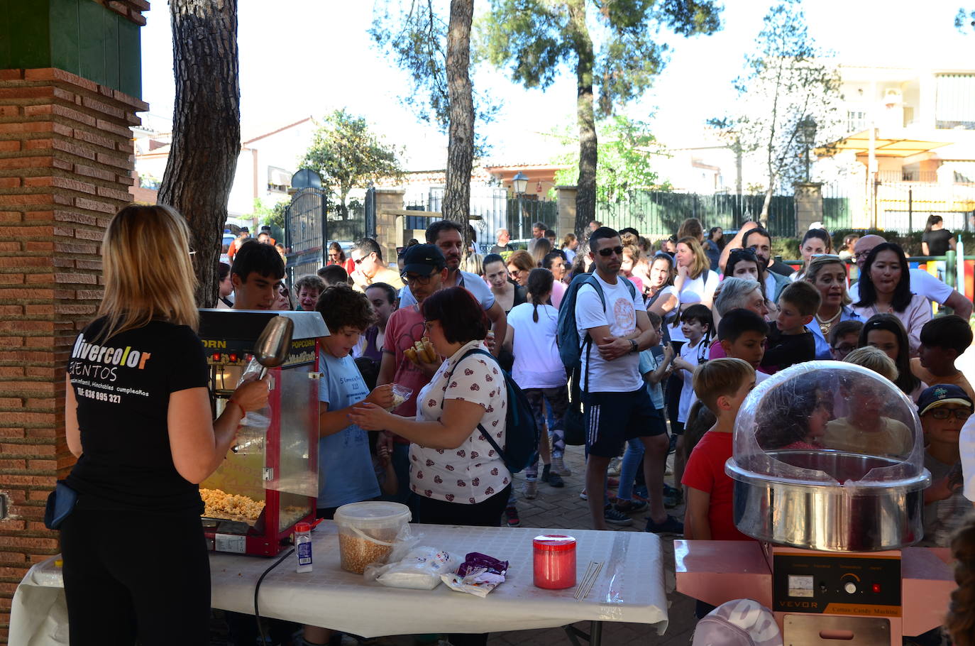 'Roar el güevo': tarde multitudinaria en Huétor Vega