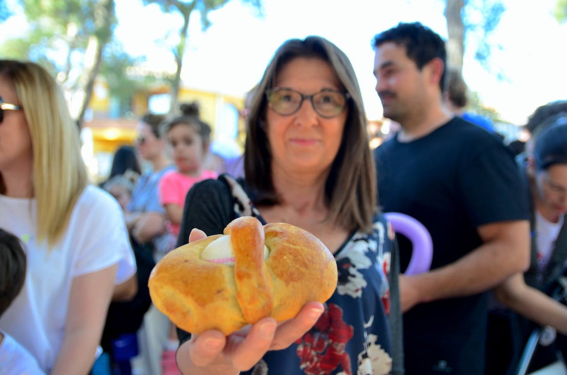 'Roar el güevo': tarde multitudinaria en Huétor Vega