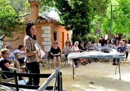 Presentación de la tertulia literaria de mujeres, en el Carmen de San Rafael.