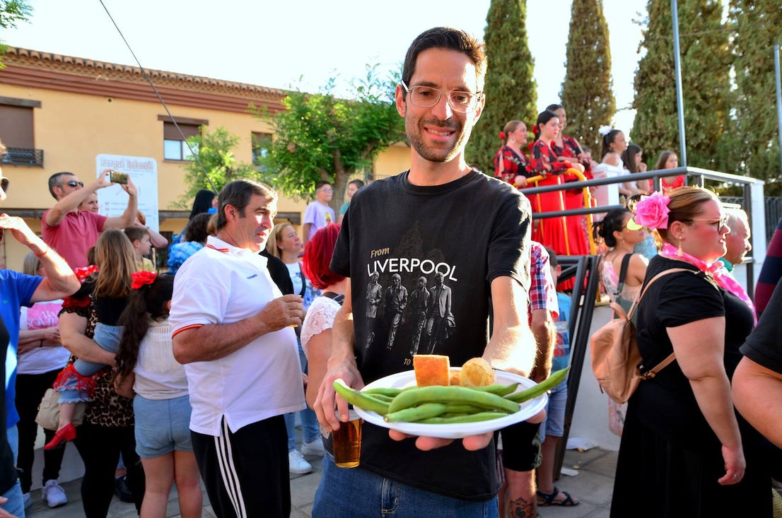 Huétor Vega, aferrado a la tradición de las Cruces