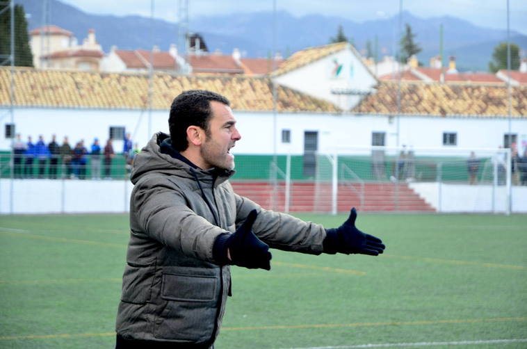 'Rizos' deja ser entrenador del CD Huétor Vega