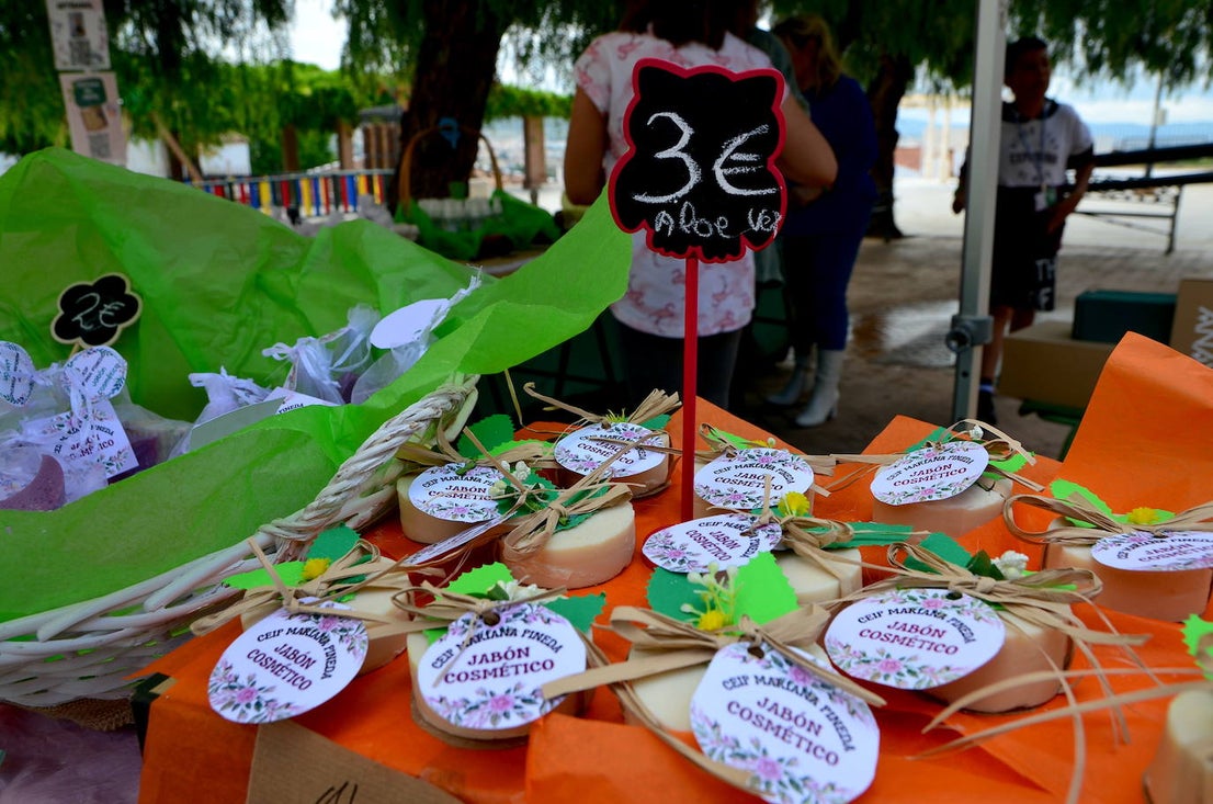 El CEIP Mariana Pineda vende jabones artesanales en Huétor Vega