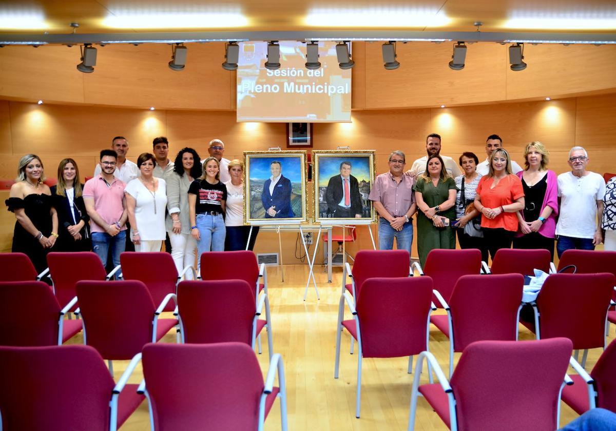 Los retratos de Mariano Molina y Plácido Hurtado se unen a la galería de alcaldes de Huétor Vega