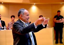 El pleno de investidura de Huétor Vega, desde dentro