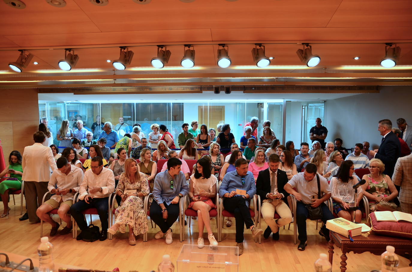 El pleno de investidura de Huétor Vega, desde dentro