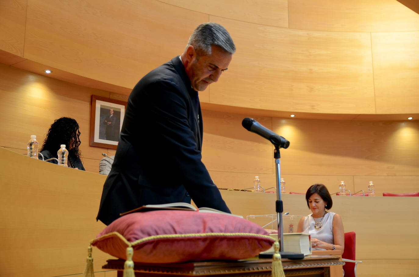 El pleno de investidura de Huétor Vega, desde dentro