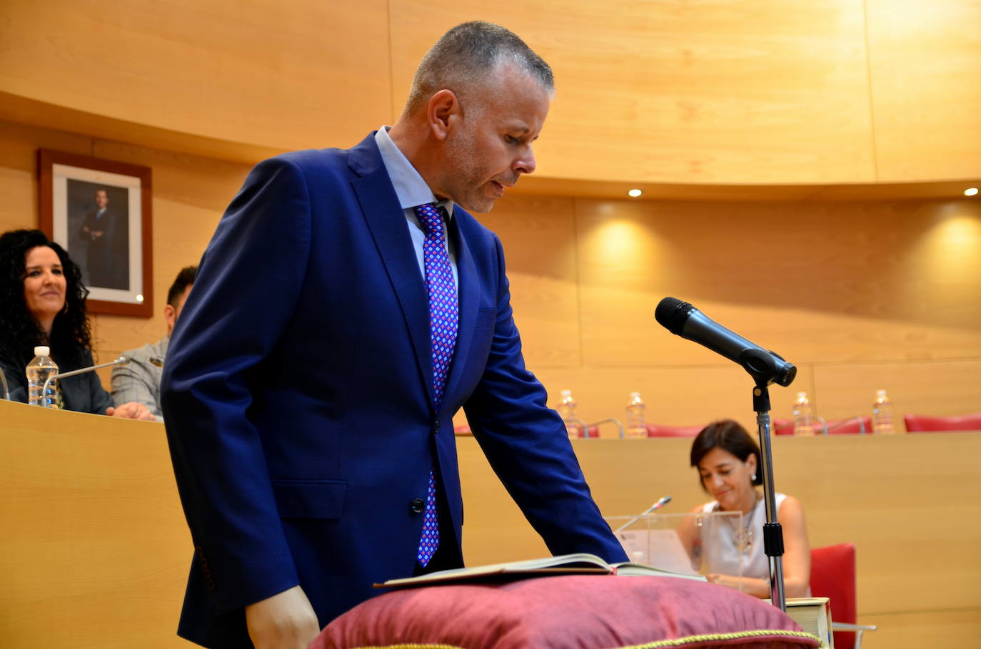 El pleno de investidura de Huétor Vega, desde dentro