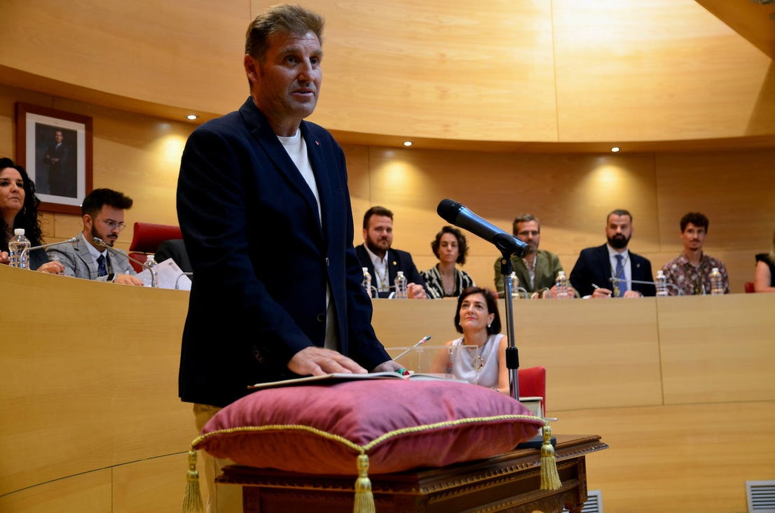El pleno de investidura de Huétor Vega, desde dentro