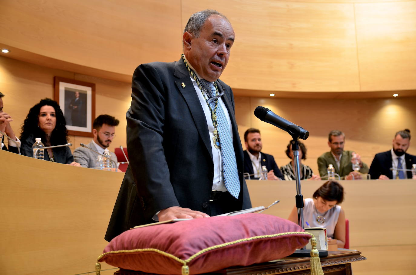 El pleno de investidura de Huétor Vega, desde dentro