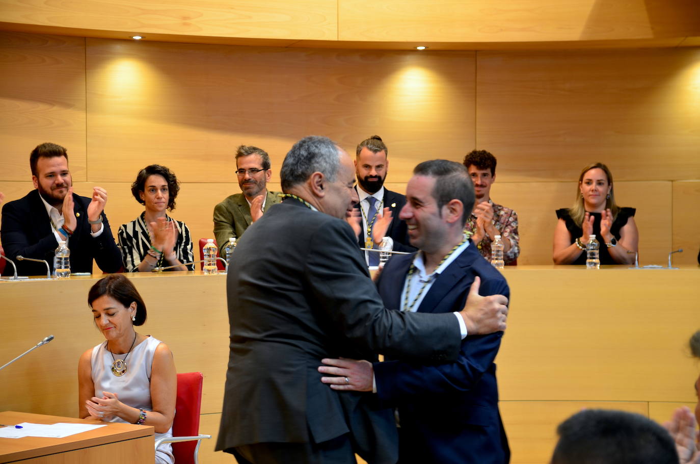 El pleno de investidura de Huétor Vega, desde dentro