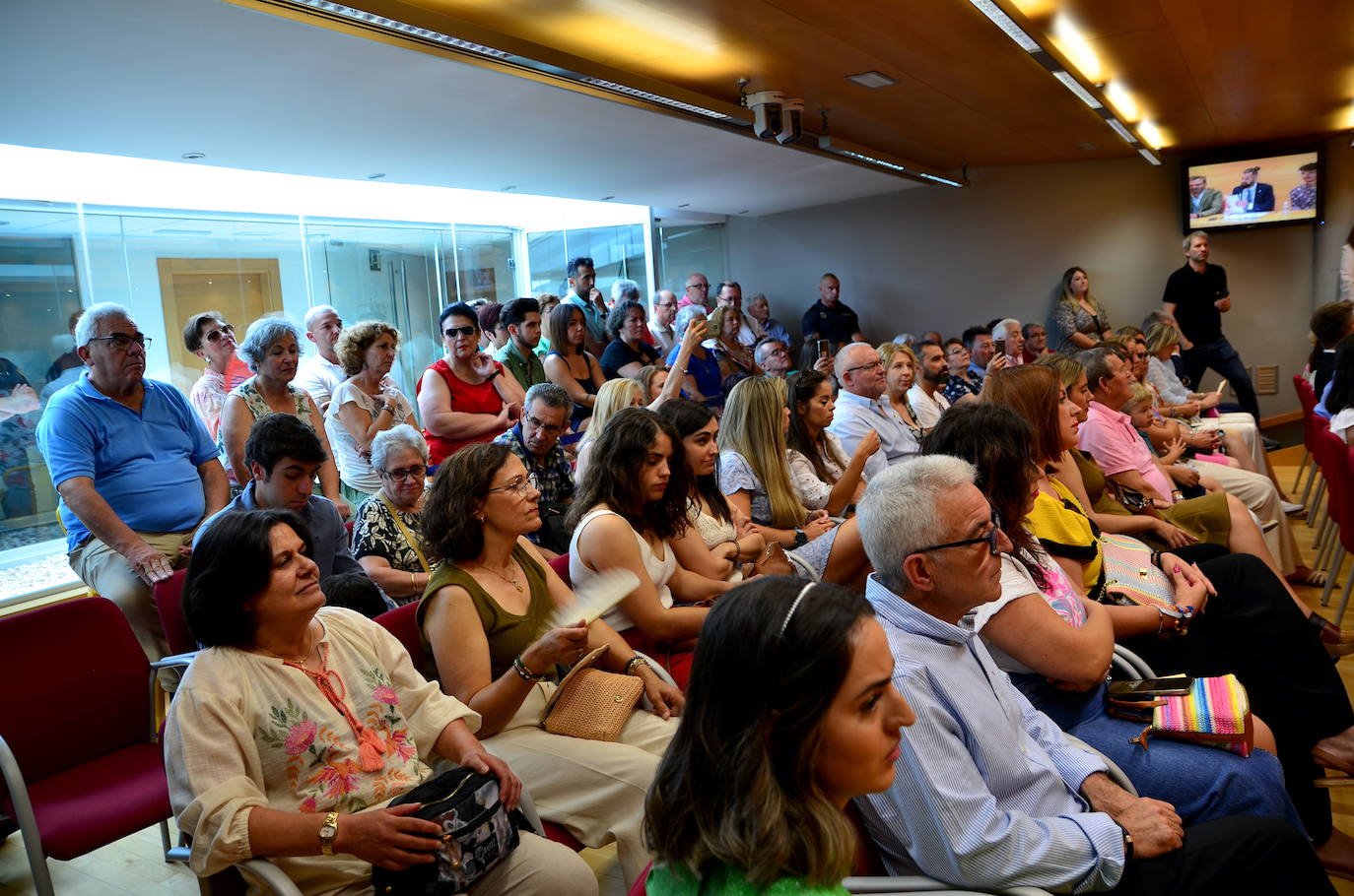 El pleno de investidura de Huétor Vega, desde dentro