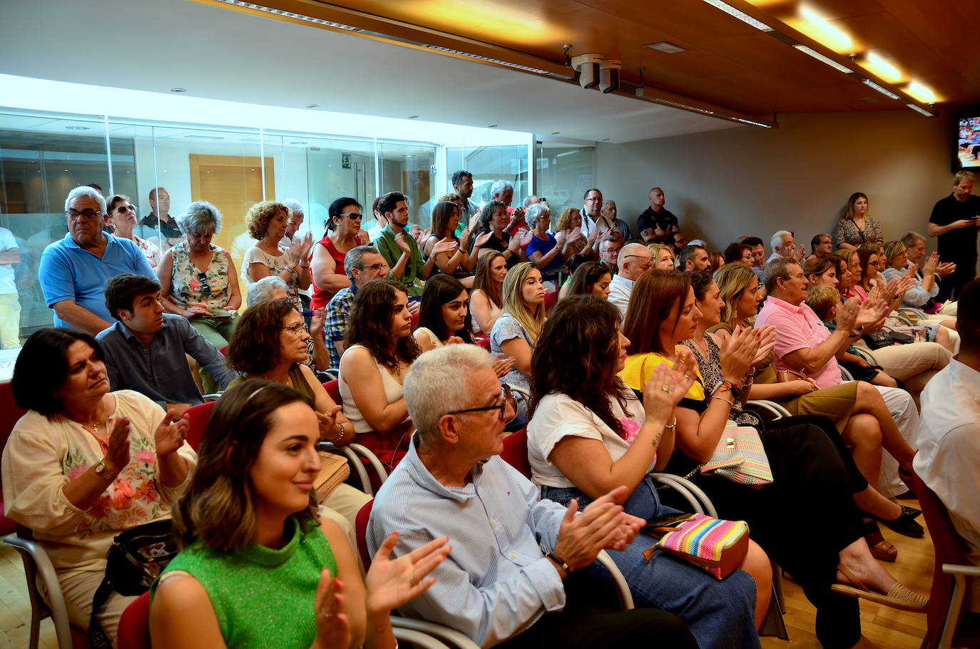 El pleno de investidura de Huétor Vega, desde dentro