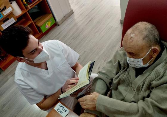 El único requisito es tener tarjeta de usuario de la Biblioteca.