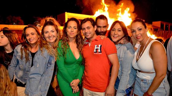 La Hoguera de San Juan de Huétor Vega, en las alturas del Recinto Ferial