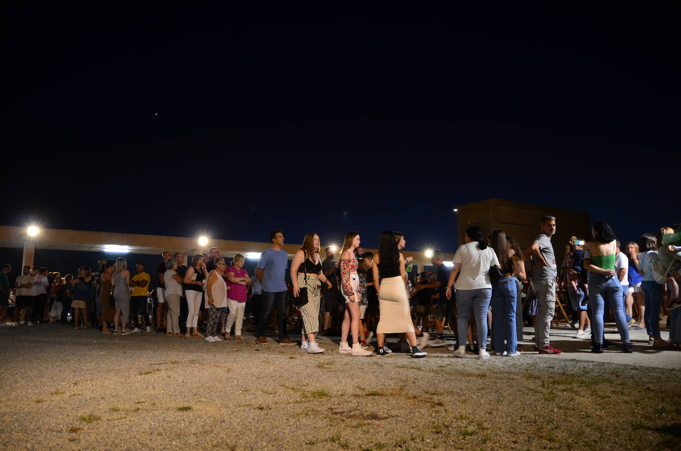 La Hoguera de San Juan eleva la felicidad en Huétor Vega