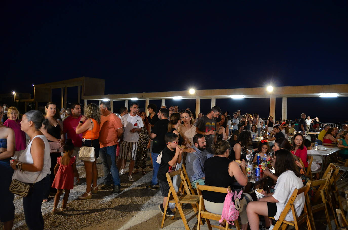 La Hoguera de San Juan eleva la felicidad en Huétor Vega