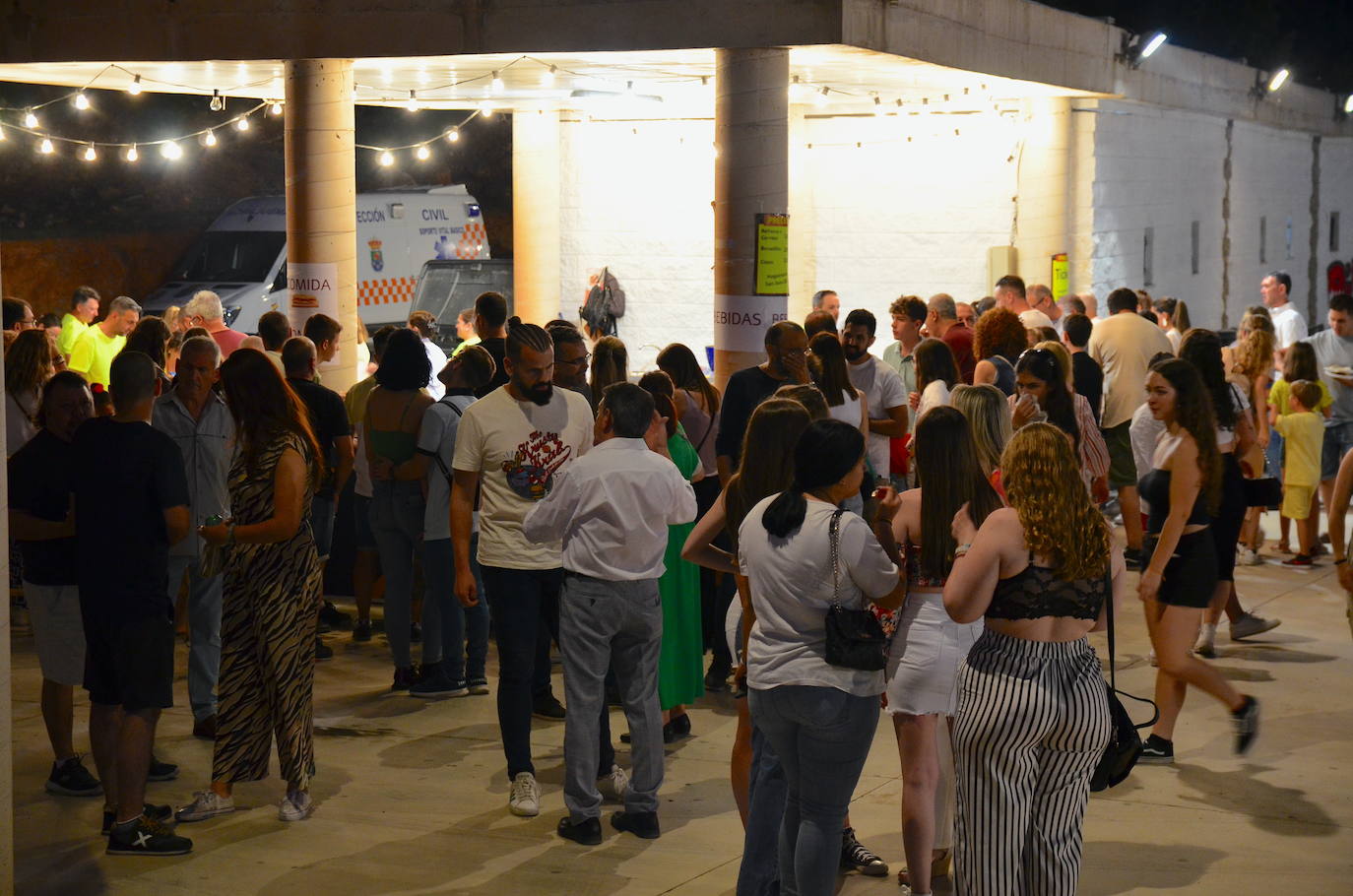 La Hoguera de San Juan eleva la felicidad en Huétor Vega