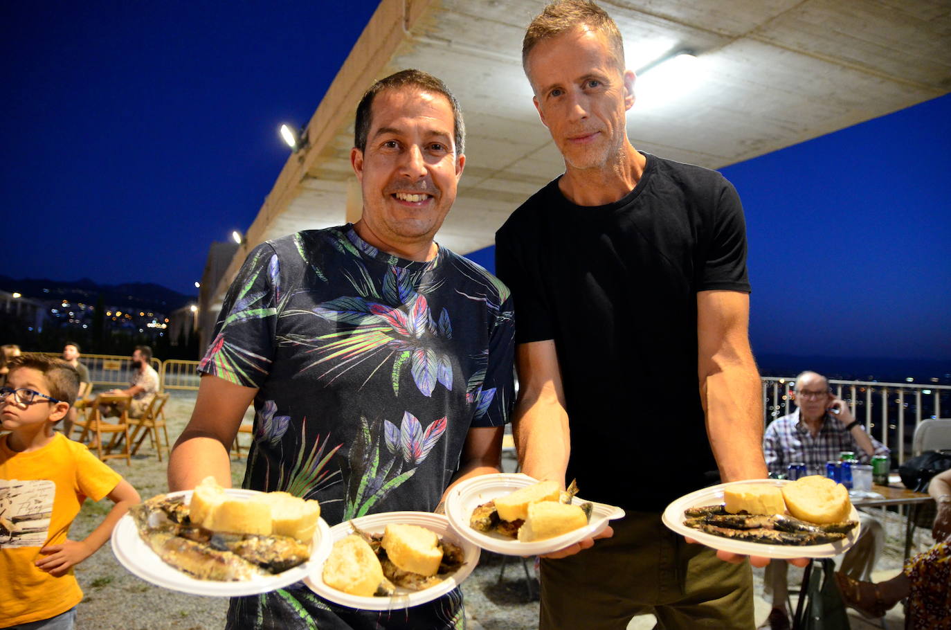 La Hoguera de San Juan eleva la felicidad en Huétor Vega