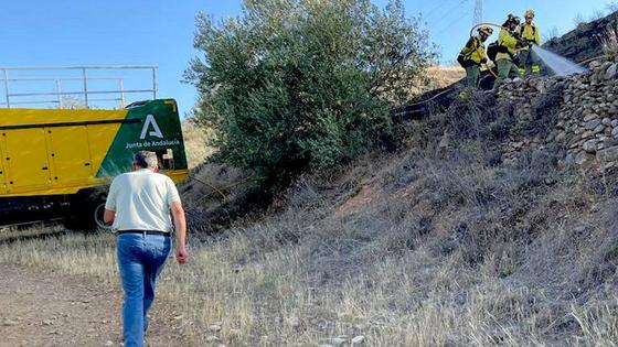 Sofocado un pequeño incendio en una zona de monte próxima a la calle Suecia