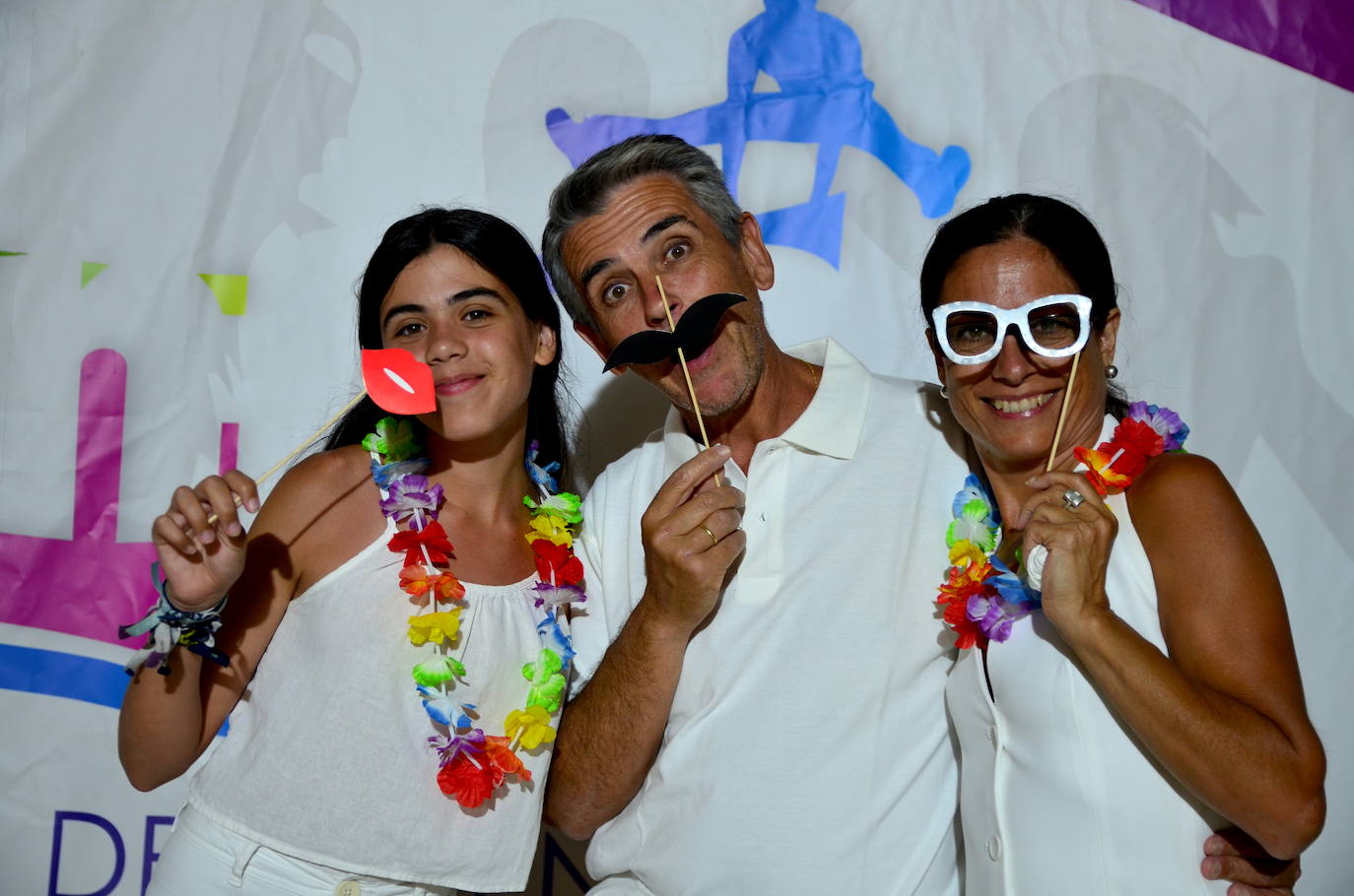 Nueva Fiesta de Blanco de la Juventud en Huétor Vega