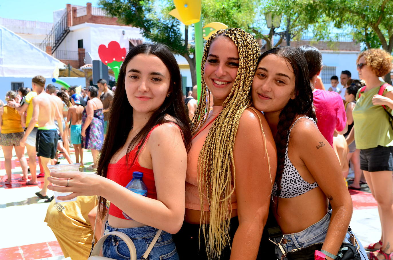 San Roque humedece el barrio de Caicena de Huétor Vega