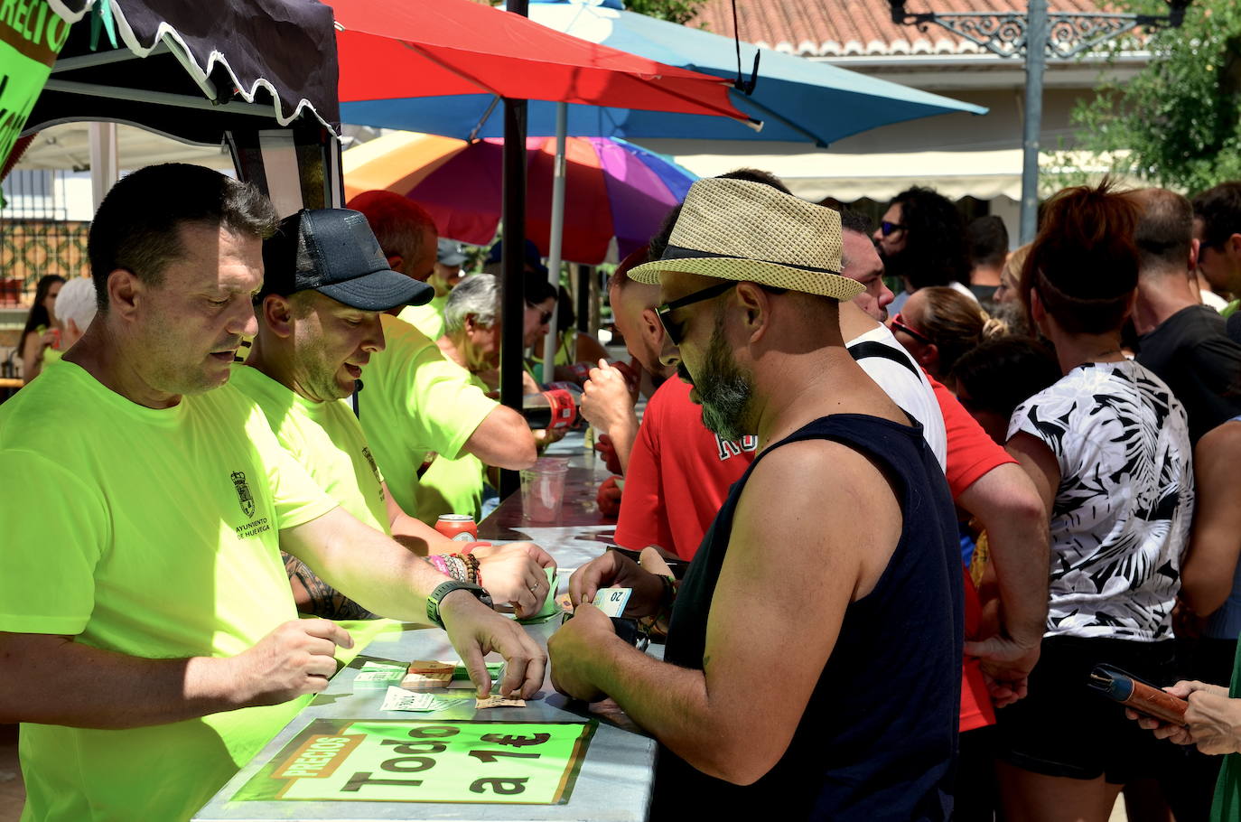 San Roque humedece el barrio de Caicena de Huétor Vega