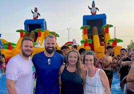 Huétor Vega se refresca en el 'Aqua Jungla Park'