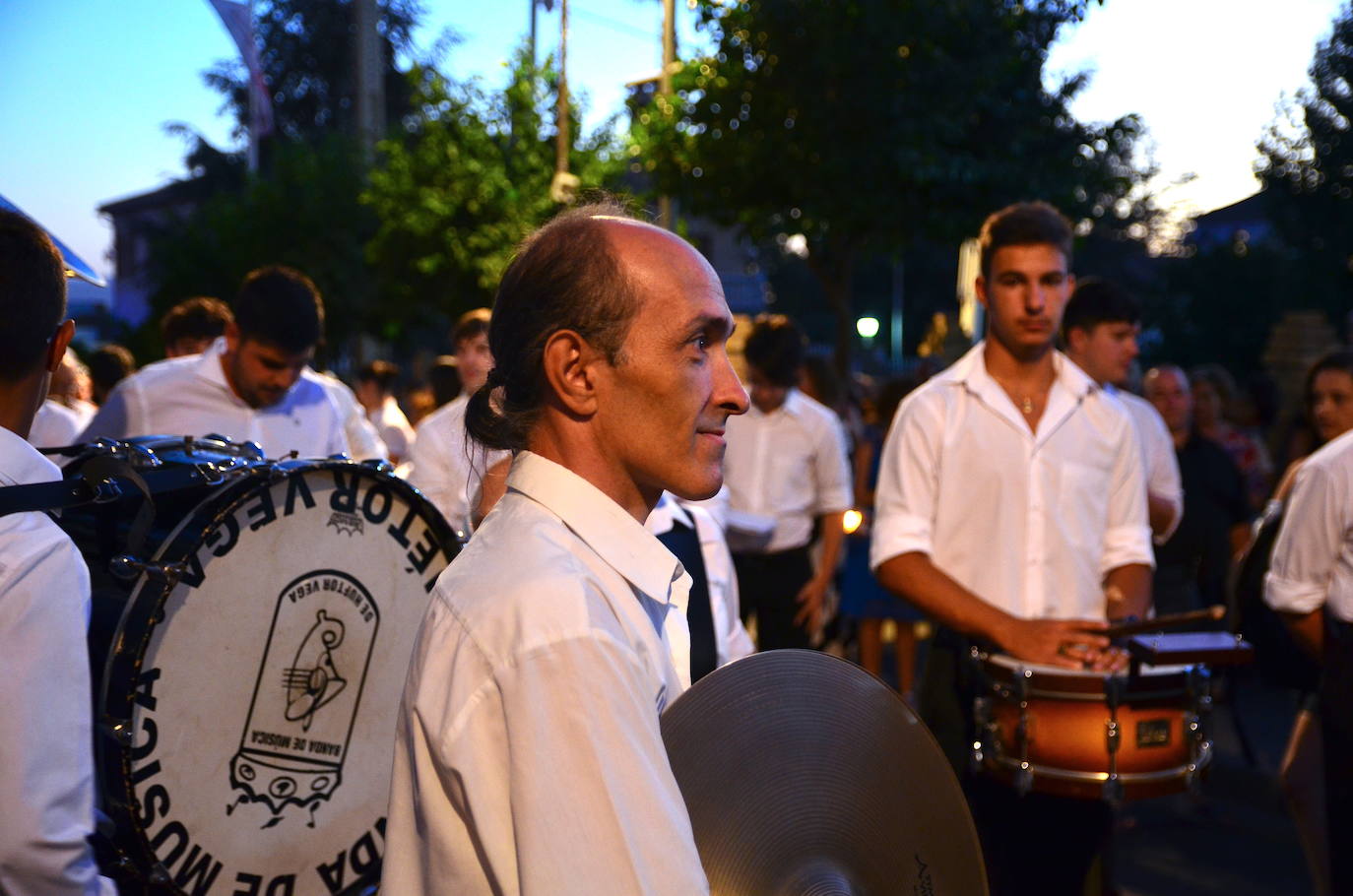 Procesión en honor a San Roque y la Virgen del Rosario en Huétor Vega