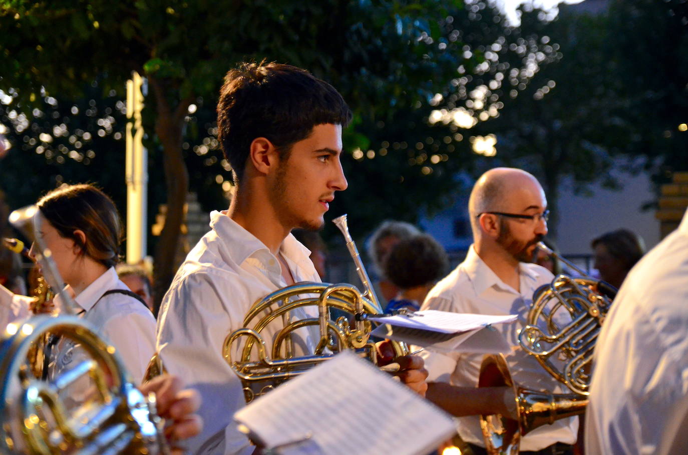 Procesión en honor a San Roque y la Virgen del Rosario en Huétor Vega