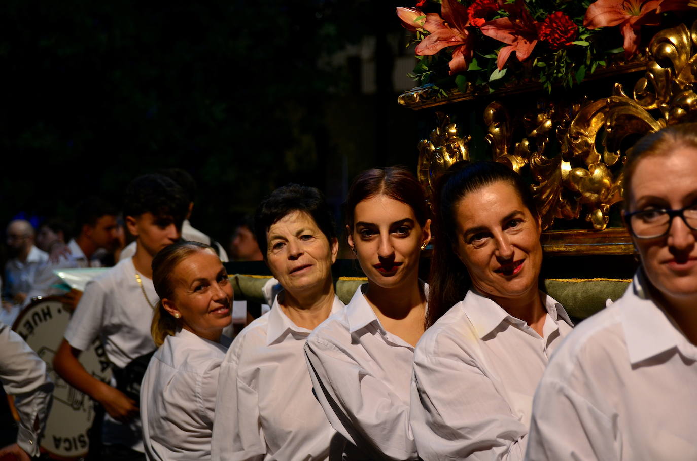 Procesión en honor a San Roque y la Virgen del Rosario en Huétor Vega