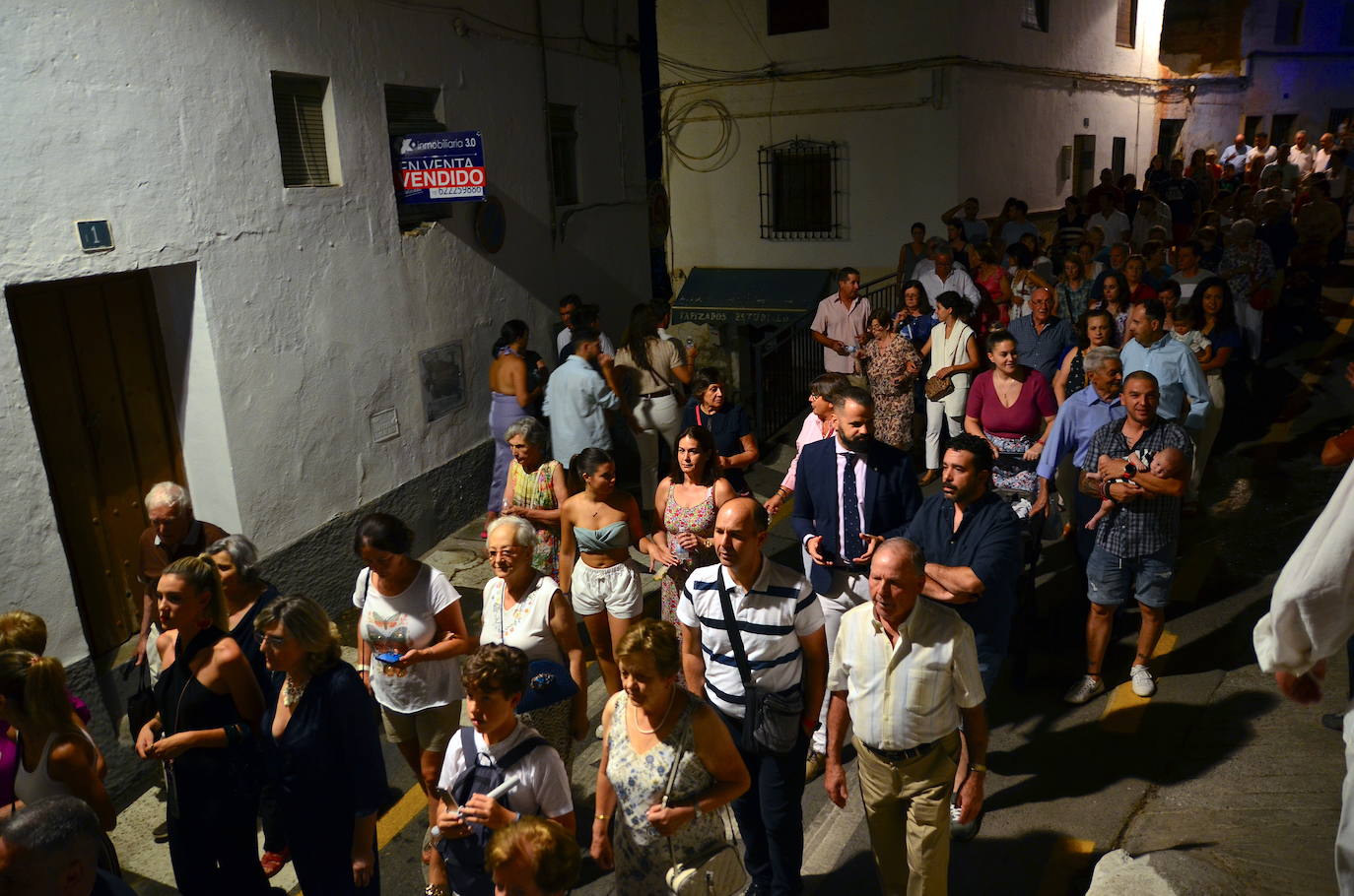 Procesión en honor a San Roque y la Virgen del Rosario en Huétor Vega