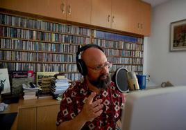 David Álvarez locuta la primera edición de 'La esencia secreta de las cosas'.