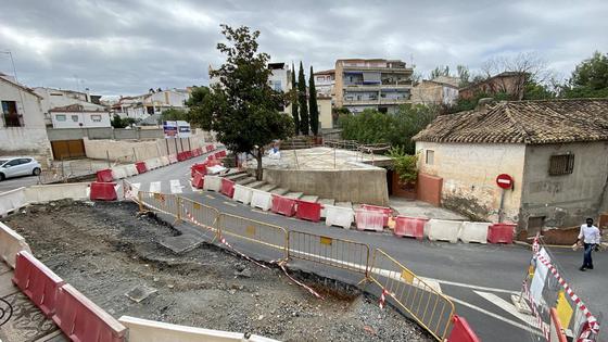 Corte de tráfico en Huétor Vega por las obras en el Mentidero