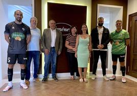 El CD Huétor Vega presenta su nueva equipación