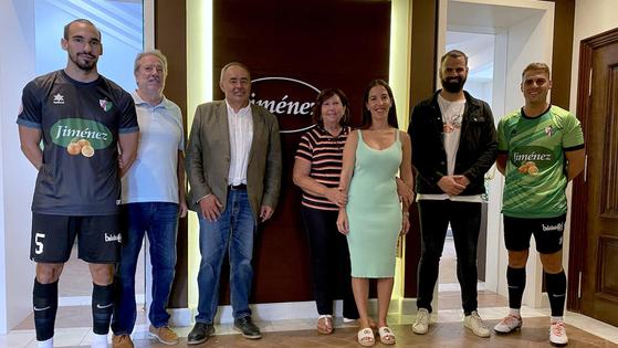 El CD Huétor Vega presenta su nueva equipación