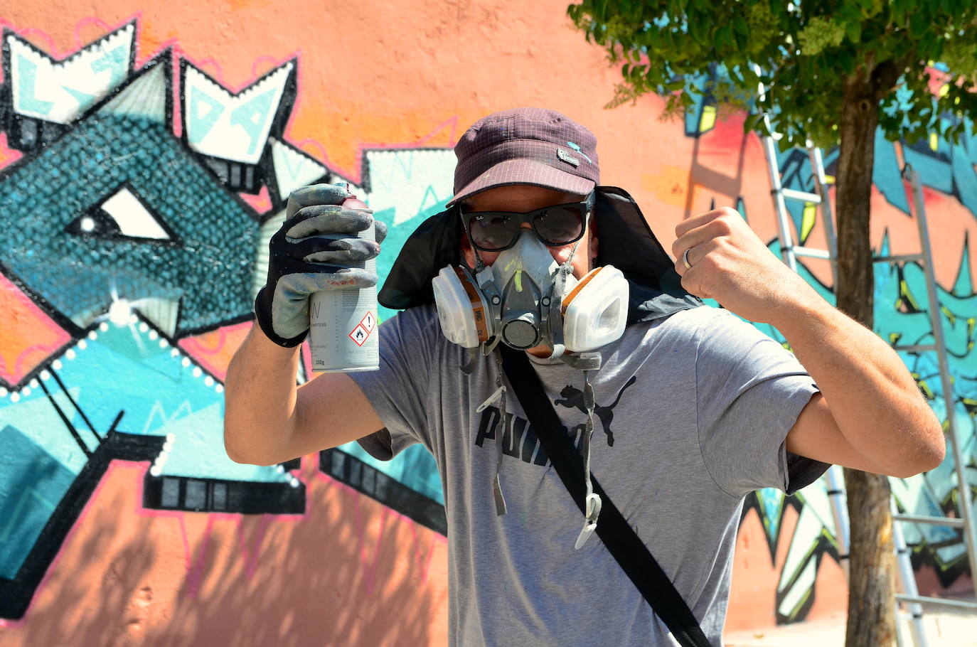 El arte urbano envuelve el campo de fútbol de Huétor Vega