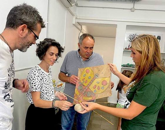 El Aula Ambiental de Huétor Vega inicia el curso con un taller de cometas