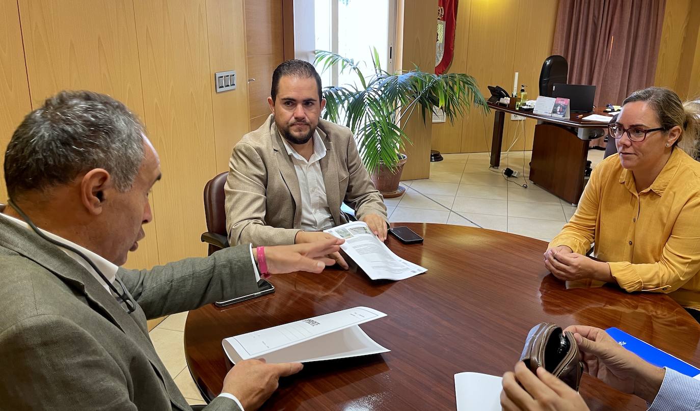 Reunión en el despacho de Alcaldía.