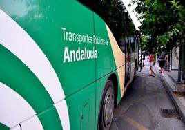 El Consorcio refuerza la línea 180 de autobús en hora punta