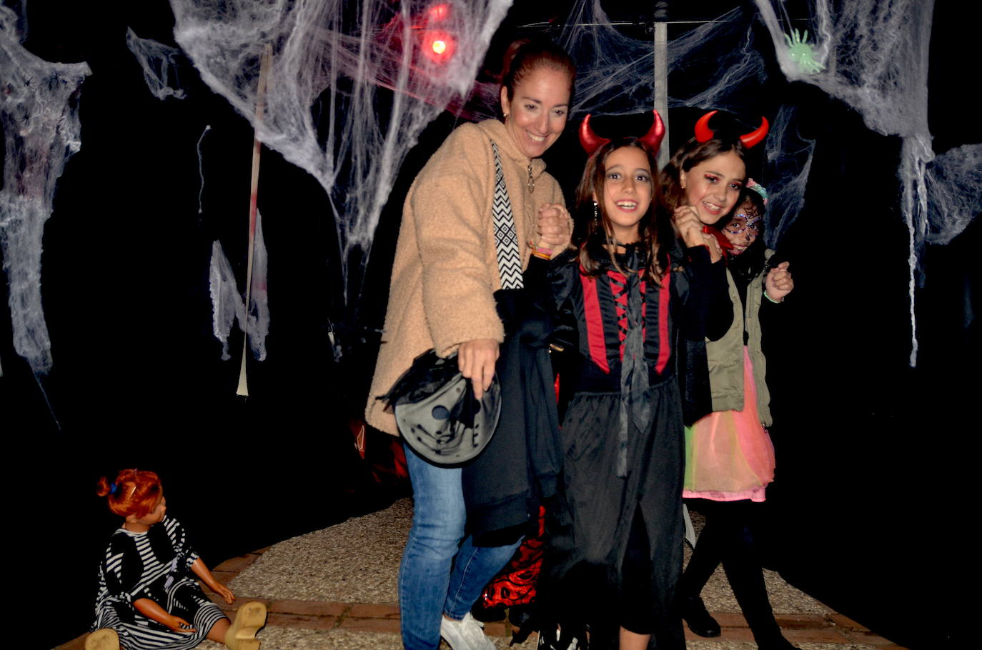 La gente de Huétor Vega se transforma en Halloween